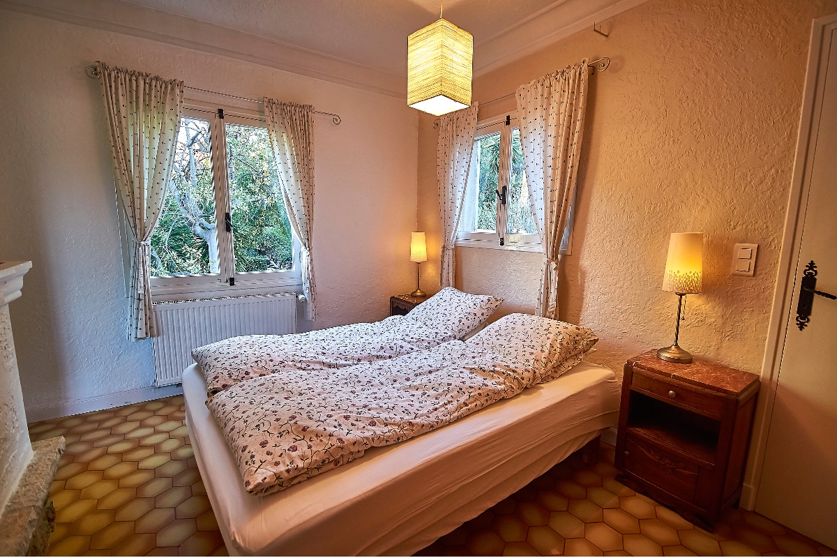 Apartment 3 bedroom with adjoining bathroom